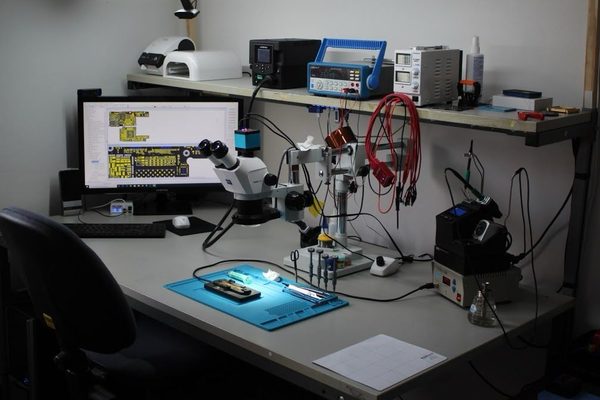 Micro-Soldering Arbeitsplatz — Zeiss Mikroskop und Boardview Software